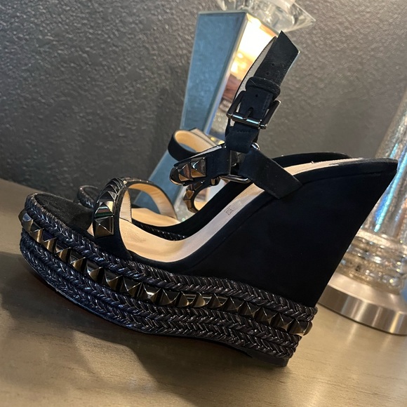 PFF 💐💐💐💐FABULOUS Louboutin ❤️ - Picture 3 of 11